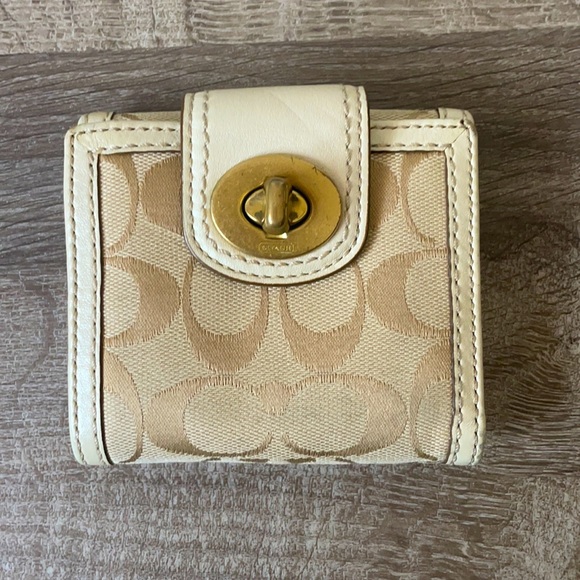Coach Wallet - Picture 1 of 6